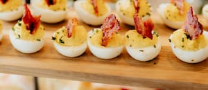 Receta facilísima de huevos rellenos para hacer en Navidad sin gastar plata