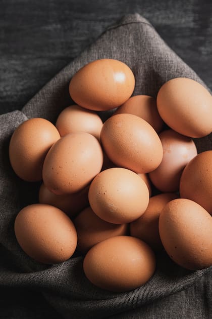 Los huevos son un alimento clave para arrancar el día (Foto: Freepik)