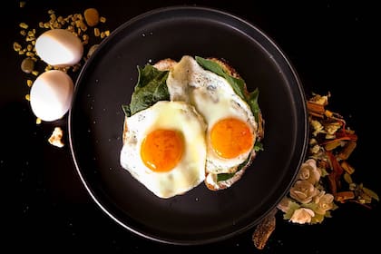 Los huevos son una gran fuente alimenticia pero no se debe abusar de ellos