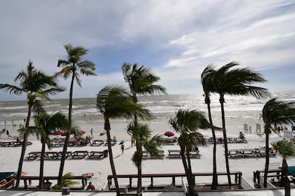 Los huracanes cada vez más intensos aumentan la frecuencia de inundaciones en zonas costeras de Florida.
