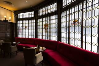 El clásico bar de la época dorada argentina, que visitó Alain Delon, busca recuperar su lugar de pertenencia