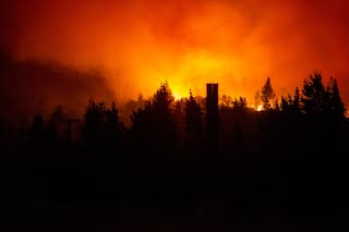 Declaran la emergencia por el incendio en Epuyén: “Solamente una lluvia milagrosa nos puede ayudar”