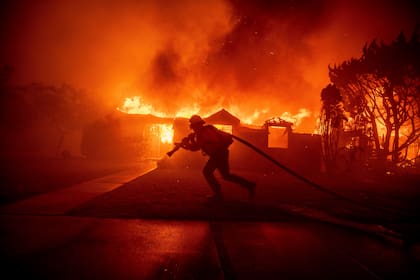Los incendios en Los Ángeles provocaron que las aseguradoras de propiedades decidieran irse del estado