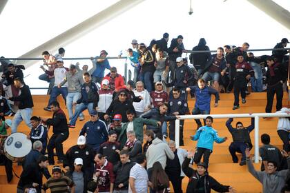 Los incidentes en La Plata que terminaron con la muerte de un hincha de Lanús