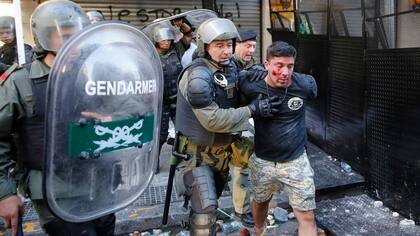 Para el Gobierno, los diputados intentaron abortar o al menos "perturbar" la sesión por la reforma previsional