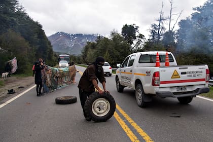Los incidentes en Villa Mascardi a 30 km de Bariloche comenzaron en 2018 y se Intensificaron en las ultimas semanas con la cuarentena y la ausencia de fuerzas policiales.