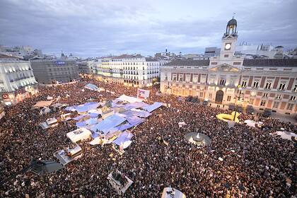 Los indignados colmaban hace un año la Plaza de Sol, en Madrid