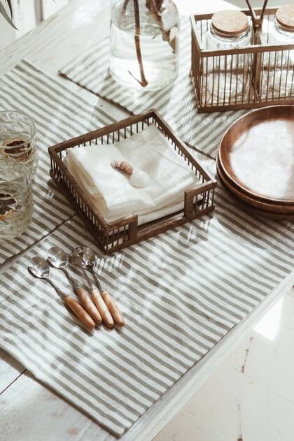 Los individuales dan la impresión de una mesa fresca y descontracturada.