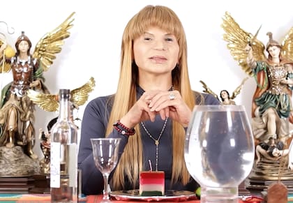 Los ingredientes del ritual de Mhoni Vidente pueden conseguirse en tiendas de esoterismo (YouTube/Mhoni Vidente Oficial)