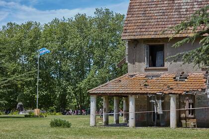 Los ingresos al palacio se encuentran sellados por peligro de derrumbe, aunque, de todas formas, los urbex logran entrar y filman videos de su interior (Flickr)