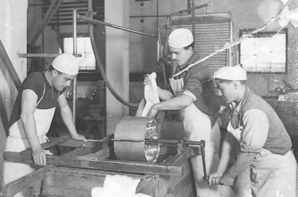 Los inicios de la fábrica de quesos de la Escuela Granja