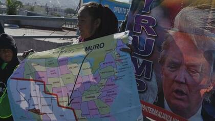 Los inmigrantes reclaman contra las políticas de Trump.