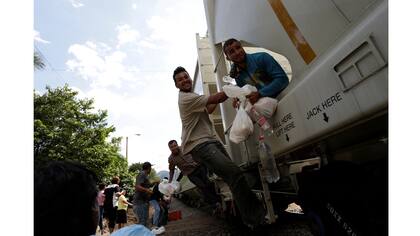 Los inmigrantes ya recibieron sus alimentos