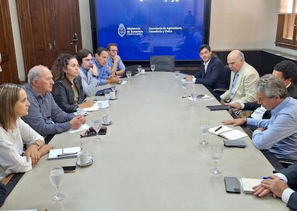 Los integrantes de la Mesa de Enlace se reunieron con el equipo técnico del Ministerio de Economía