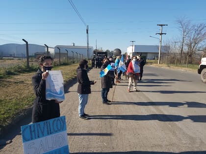 Los integrantes del grupo quisieron avanzar hacia el lugar del parque industrial donde estaba el gobernador Kicillof pero tuvieron que quedarse 300 metros antes