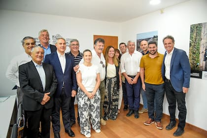 Los intendentes de los municipios de Alberti, Navarro, 9 de Julio, 25 de Mayo, Bragado, Chacabuco y Las Flores, que pertenecen a la cuenca del río Salado
