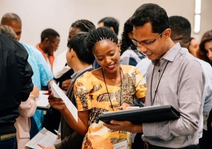 Los interesados deben tener entre 21 y 27 años, ser ciudadanos de Cuba o América Latina, y contar con experiencia en proyectos comunitarios