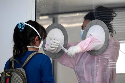 Los investigadores analizaron 200 hisopados nasofaríngeos de pacientes con coronavirus en mayo y abril del hospital San Raffaele