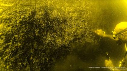 Los investigadores fotografiaron y filmaron los grabados debajo del agua. Foto: Ministerio de Antigüedades de Egipto