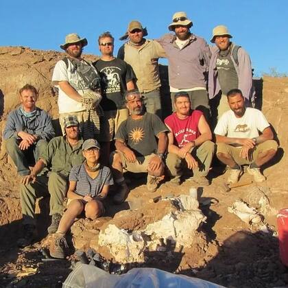 Los investigadores y autores del estudio. Para el trabajo aportaron fondos distintas instituciones como la Municipalidad de Villa El Chocón, el Museo Field de Chicago, la Fundación Félix de Azara y National Geographic