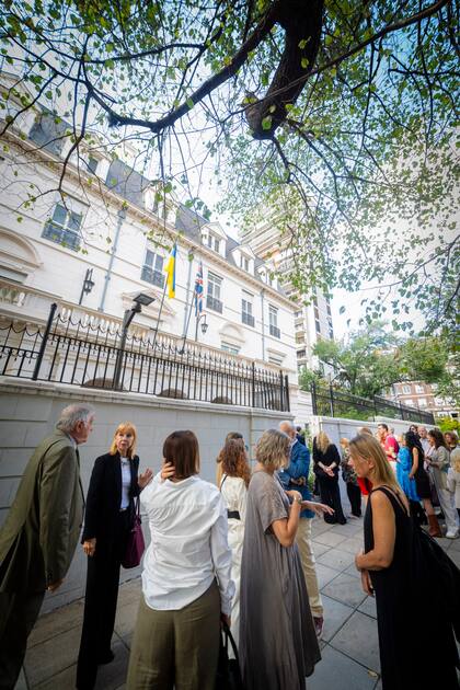 Los invitados a la presentación del XIII Festival Shakespeare en la residencia de la embajadora de Gran Bretaña, el Palacio Madero Unzué
