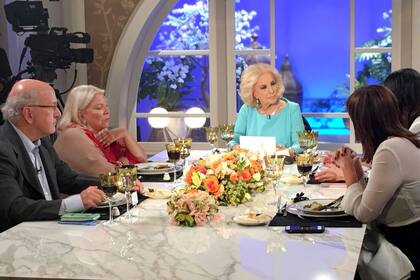 Los invitados a una noche muy especial y difícil para Mirtha Legrand