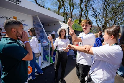 Los invitados del Buenos Aires Challenger 2025 probaron el Anthelios Fluido UV Mune 400 de La Roche-Posay.