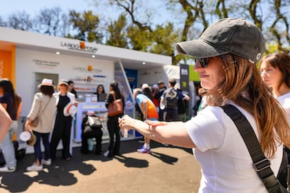 Los invitados del Buenos Aires Challenger 2025 probaron el Anthelios Fluido UV Mune 400 de La Roche-Posay.