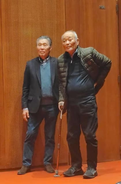 Los japoneses Tetsuya Hirose y Yasuo Inomata en la presentación en MALBA. "Muchísimas gracias a todos", agradeció el paisajista ante el reconocimiento del público