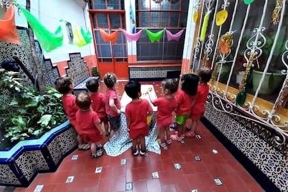 Según los especialistas, una política pública de inversión y construcción de jardines de infantes tiene retornos altísimos, tanto individuales como sociales, y tiende a beneficiar en mayor medida a los más vulnerables