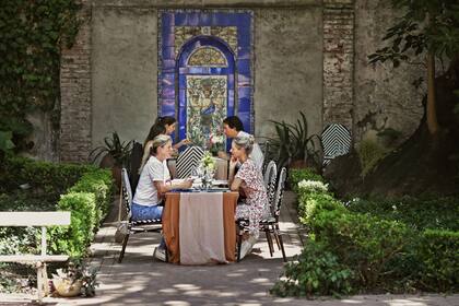 Los Jardines de Las Barquin es el nombre del restaurante que funciona en el jardín del Museo Fernández Blanco.

