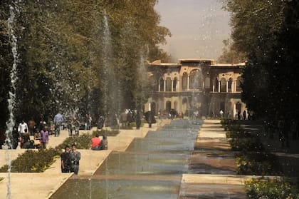 Los jardines persas son "una obra maestra del genio creativo humano", dice la Unesco. Este es el Jardín Shazdeh o Jardín del Príncipe en Irán (Foto: 2011)