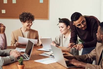 Los jefes se quedaron sin público que los viera serlo