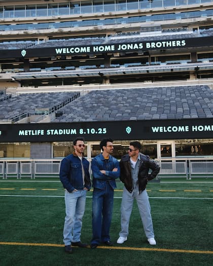 Los Jonas Brothers iniciaron su gira Jonas20: Greetings from your Hometown Tour, en Nueva Jersey