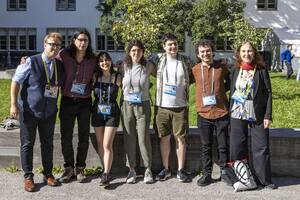 Los jóvenes argentinos que participaron del Heidelberg Laureate Forum, junto a la matemática consagrada, Alicia Dickenstein