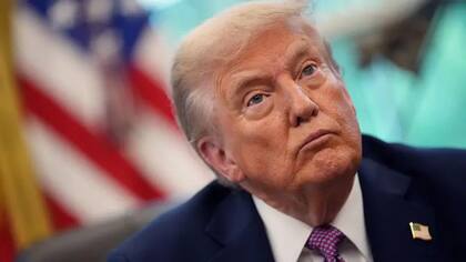 Los jóvenes de 18 a 29 años representan uno de los mayores derrumbes: de un saldo positivo de +2 puntos de aprobación en febrero a -32 puntos actualmente