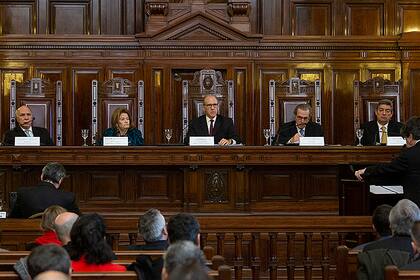 Los jueces de la Corte Suprema se reunieron por Zoom y trataron el caso de los jueces Leopoldo Bruglia, Pablo Bertuzzi y Germán Castelli, pero no firmaron ningún fallo