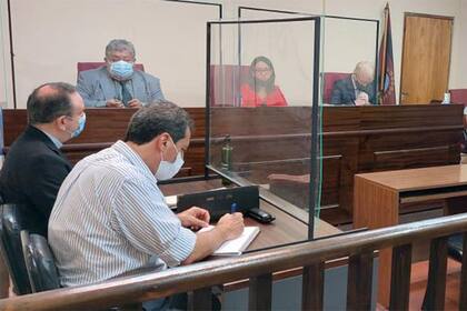 Los jueces María Laura Toledo Zamora, Raúl Fernando López, y Héctor Fabián Fayos dictarán sentencia el próximo jueves