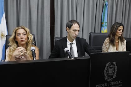 "Ella nos engañó": la dura acusación de uno de los jueces durante el jury contra Julieta Makintach - Image 2