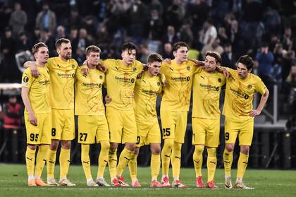 Los jugadores de Bodo-Glimt antes de la serie de penales con Lazio que los llevó a la semifinal de la Europa League