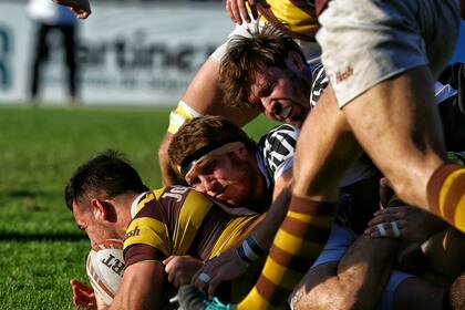 Los jugadores de CASI no llegan a tiempo; La Academia corrió de atrás a Belgrano y nunca lo alcanzó.
