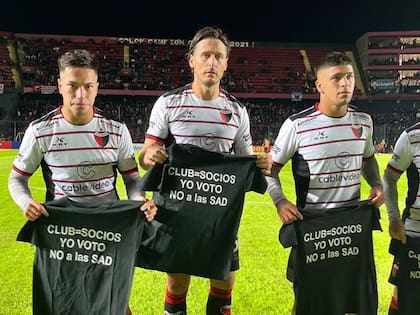 La campaña de clubes del ascenso contra las Sociedades Anónimas Deportivas - LA NACION