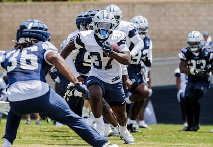 Los jugadores de Cowboys durante el campamento de entrenamiento (X/@dallascowboys)
