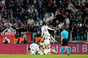 Cómo pasar del peor resultado a ganar con 10 estrellas del fútbol mundial