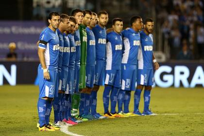 Los jugadores de Racing en el minuto de silencio