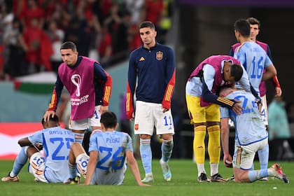 Los jugadores españoles se lamentan después de quedar afuera del Mundial contra Marruecos