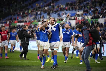 Los jugadores italianos celebran el triunfo