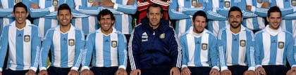 Los jugadores, junto a Batista, en la foto oficial de la Copa Smérica