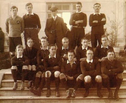 Los jugadores que representaron al rugby nacional el 12 de junio de 1910 en el partido que es considerado funcional del seleccionado argentino; había ingleses e hijos nativos de inmigrantes.