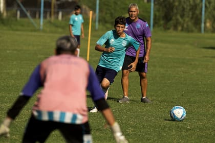 Los juveniles de Racing, en un entrenamiento en el Predio Tita